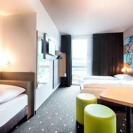 B&B Hotel Stuttgart-Neckarhafen Exterior photo